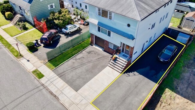 Off Street Parking - 24 Gall Ave