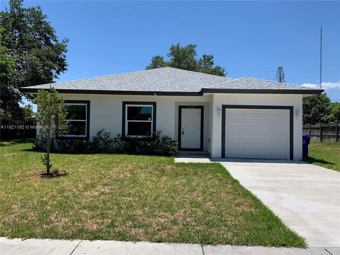 Primary Photo - 4604 SW 31st Dr