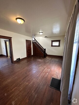 Building Photo - 1303 W 2nd St