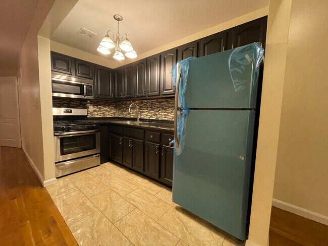 Building Photo - 2818 Albemarle Rd