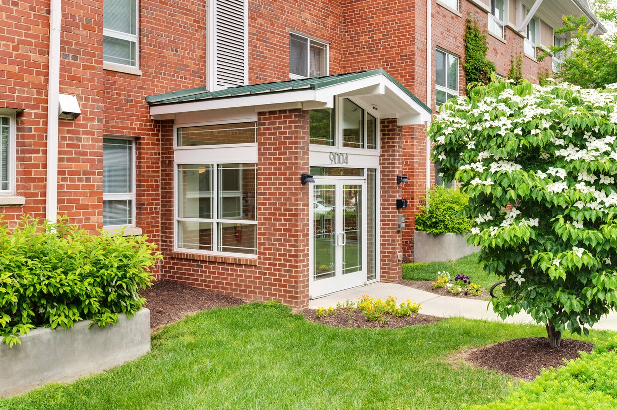 Primary Photo - Tanglewood Apartments
