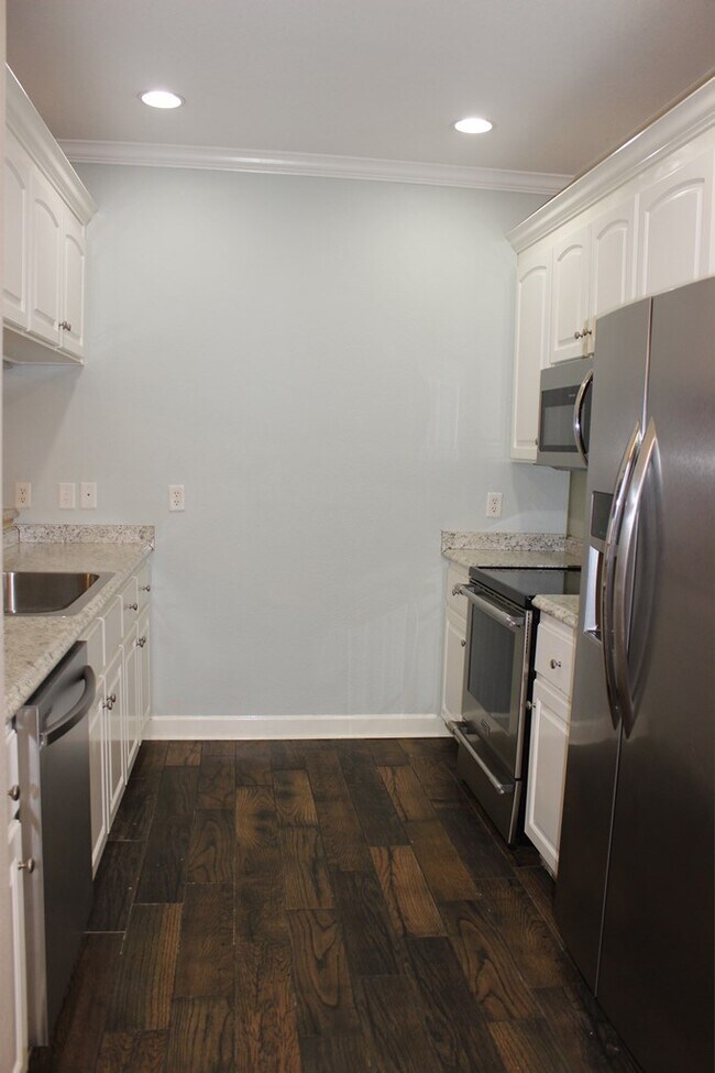 Foto del edificio - 32 Tall Timbers Rd