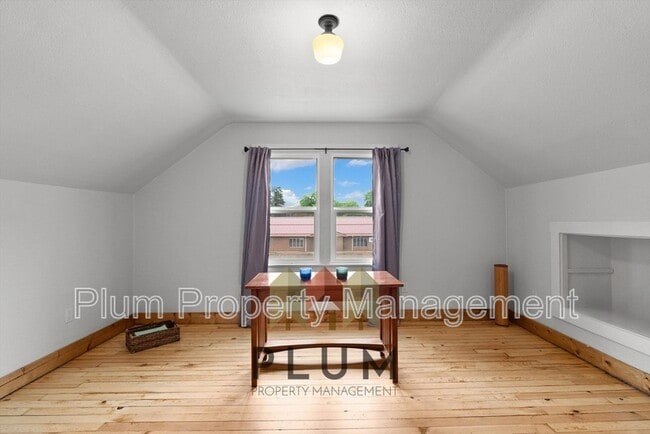 Foto del edificio - 208 Cedar St