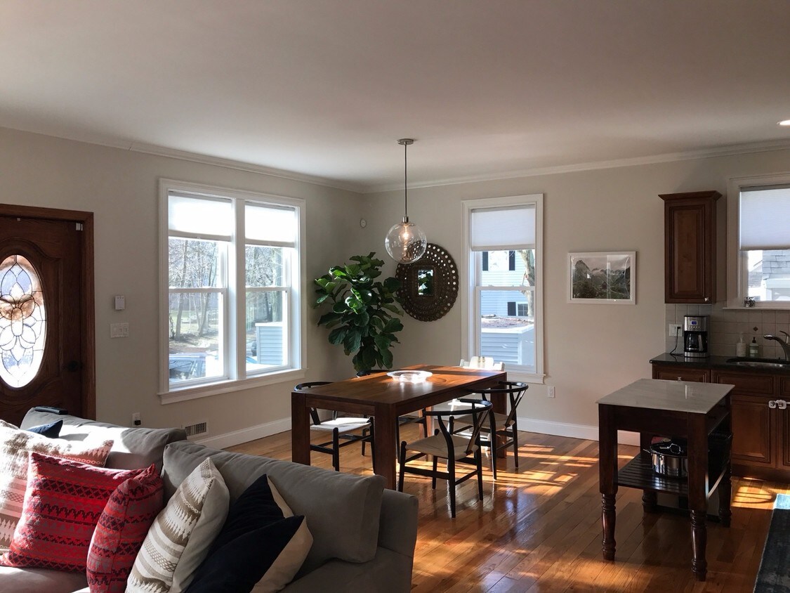 Primary Photo - 173 Grove St