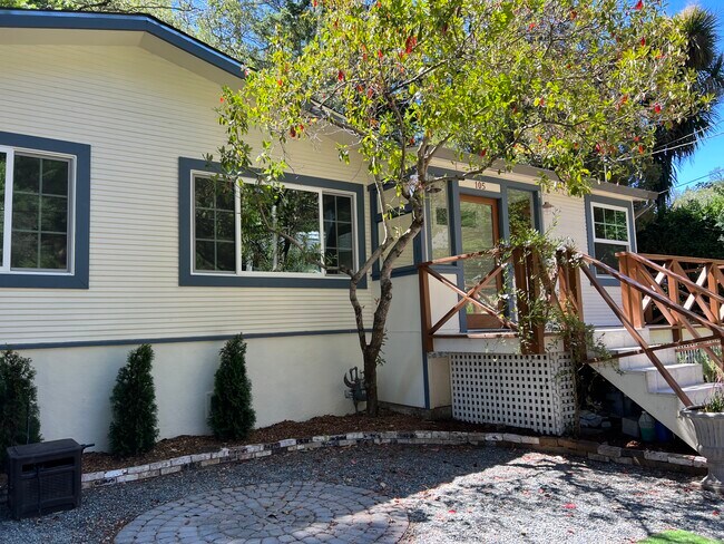 Foto del edificio - 105 Wood Ln
