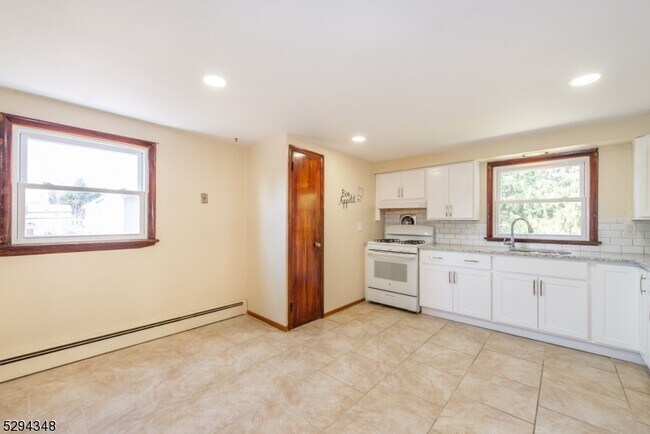 Building Photo - 41 N 15th St