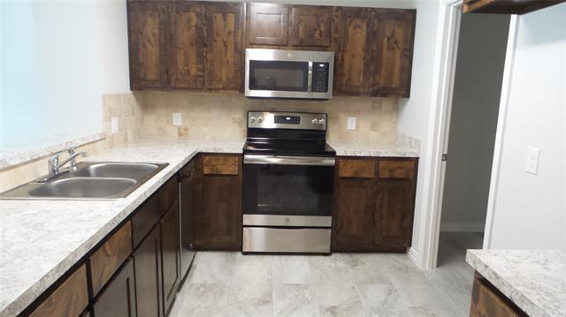 Foto del edificio - 831 Summercreek Dr