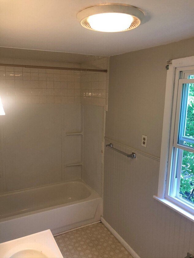 Foto del edificio - 1524 Alwildy Ave