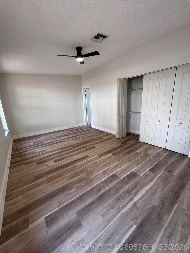 Foto del edificio - 7914 Pembroke Rd