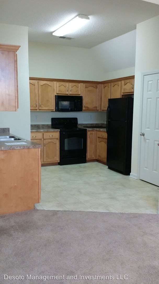 Building Photo - 4 br, 2 bath House - 7051 Maple Grove