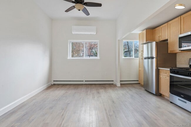 Building Photo - 42-27 214th Pl