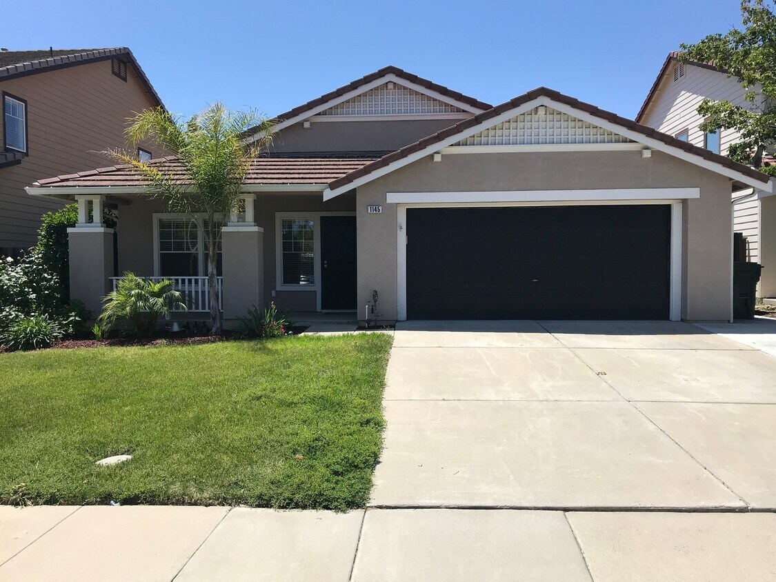 Primary Photo - Beautiful Single Story 3 Bedroom, 2 Bath A...