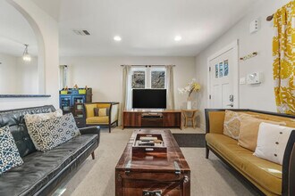 Building Photo - 1004 1/2 Barton Springs Road-SI ID1492689P