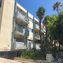 Building Photo - 428 Hayworth Ave