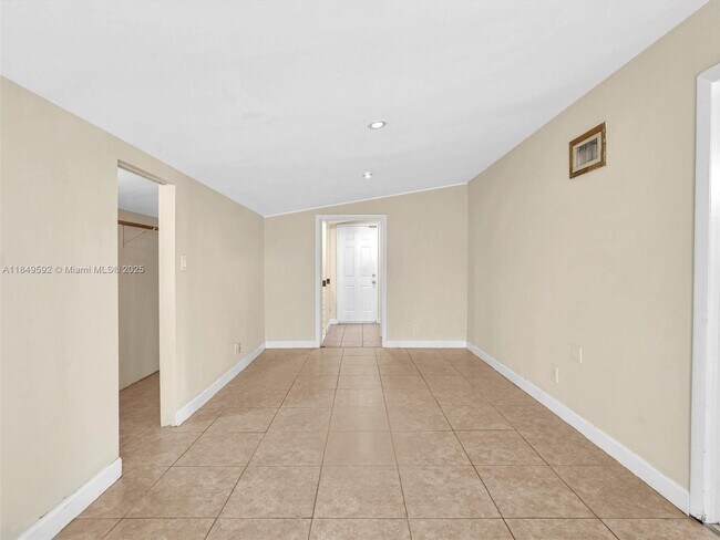 Foto del edificio - 5611 SW 37th St