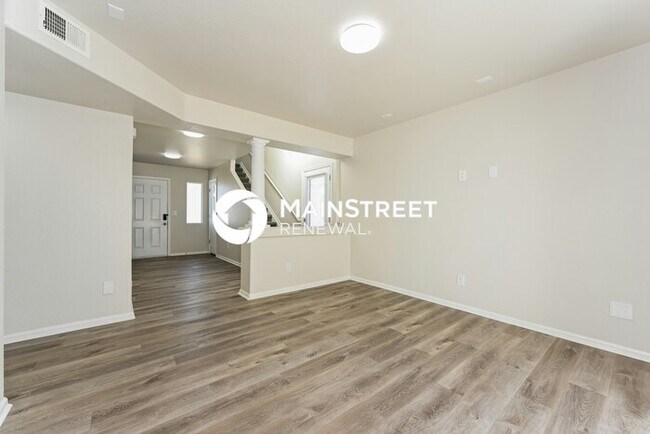 Building Photo - 3 Bedroom Pet-Friendly Home in DENVER, CO with Main Street Renewal