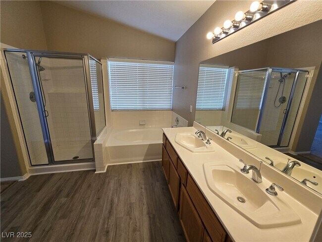 Foto del edificio - 1817 Summit Pointe Dr