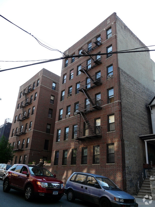 Building Photo - 3232 Hull Ave