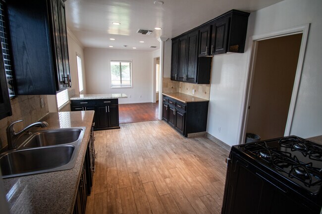 Building Photo - 5809 Repetto Ave