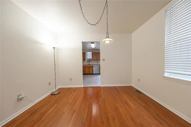 Building Photo - 114 Miltenberger St