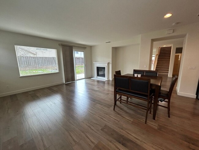 Building Photo - 1454 Azalea Dr