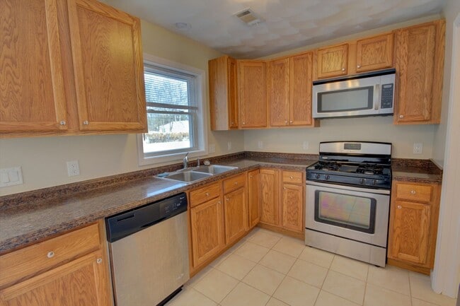 Building Photo - SL POS713