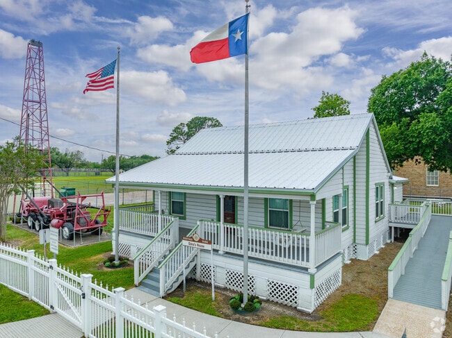 Pasadena Heritage Park & Museum is a wonderful place where patrons can go and learn about the Pasadena of the past.