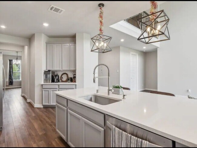 Foto del edificio - 4 Bedroom Single Family Home in Montgomery