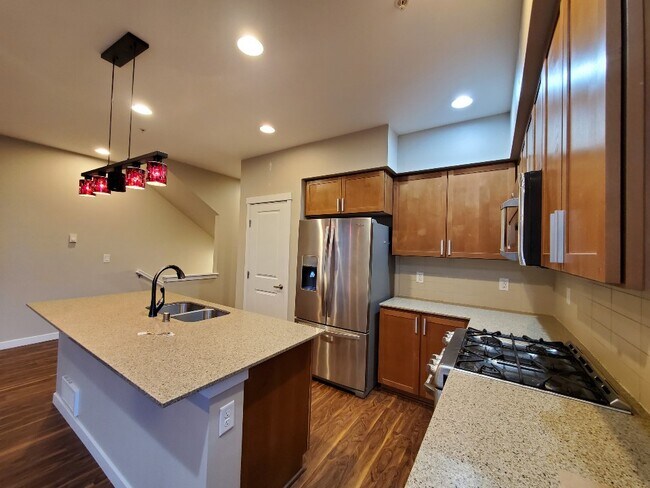 Building Photo - 2101 NW Talus Dr