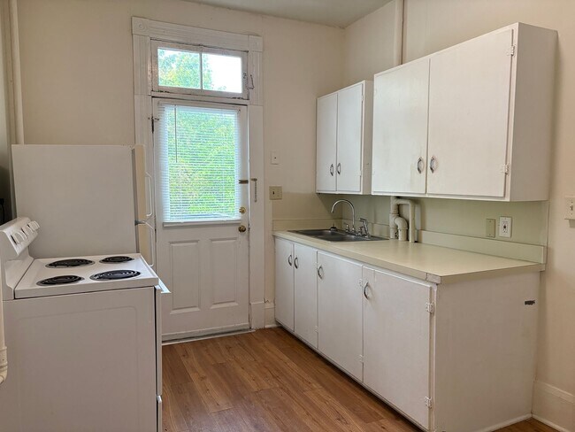 Foto del edificio - 1 Bedroom, 1 Bathroom Apartment in Greensboro!