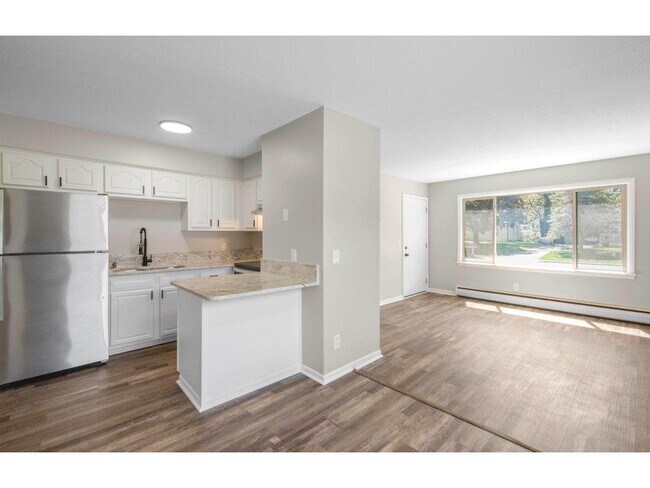 Foto del edificio - Beautiful remodeled 2 Bed Apartment in Mou...