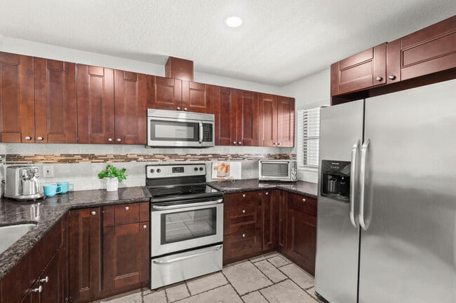 Building Photo - 21701 Altamira Ave