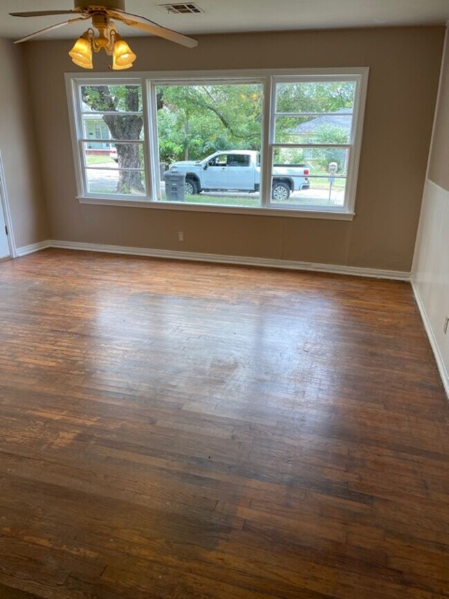 Foto del edificio - 2236 Dewey Ave