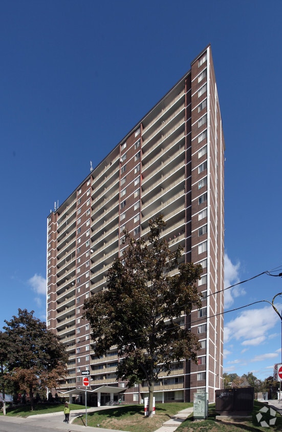 Parkside Place Apartments 55 Triller Ave Toronto, ON