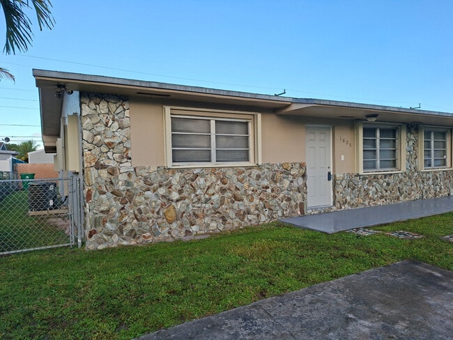 Photo - 1806 SW 97th Ave Apartment