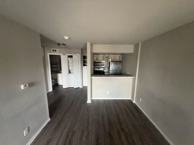 Foto del edificio - 9520_ROYAL LN #220