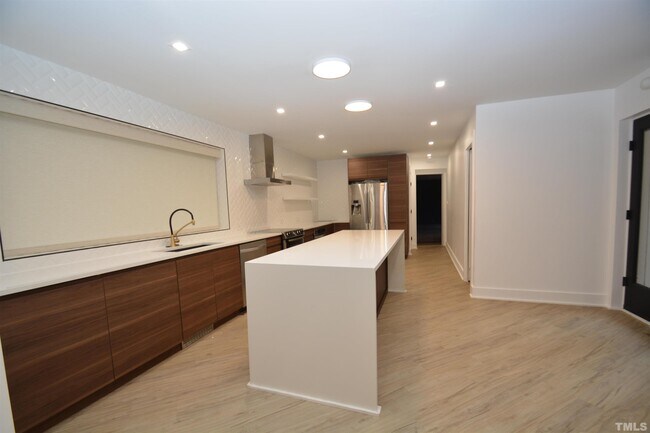 Building Photo - 115 Ashworth Dr