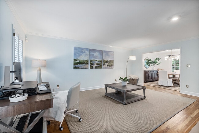 Building Photo - 104 Terrace Dr NE