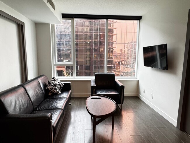 Building Photo - 38 Smithe St