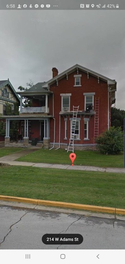 Primary Photo - 408 Jackson St