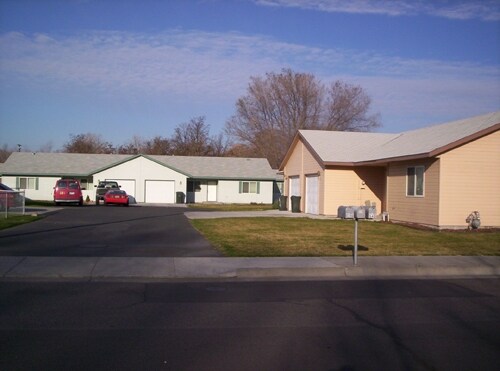 Primary Photo - Anderson Mini-Estates