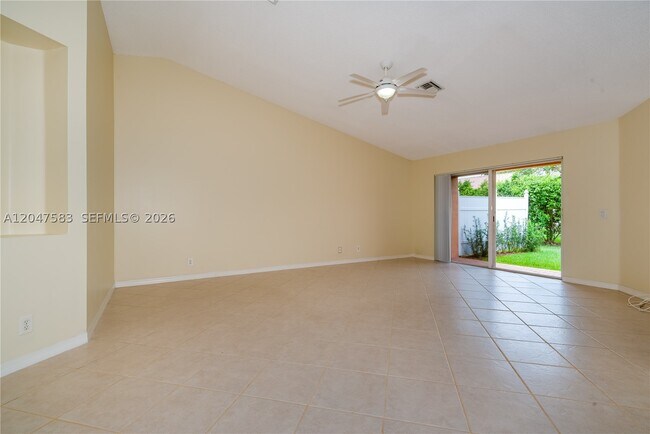 Foto del edificio - 4152 Pine Ridge Ln