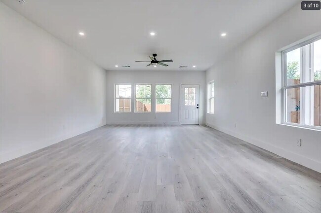 Foto del edificio - Room in Duplex on Wendelkin St