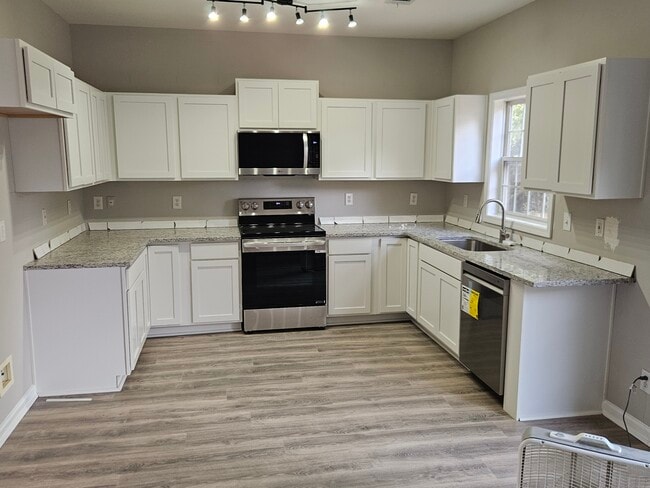 Foto del edificio - 714 Terrace Creek Dr
