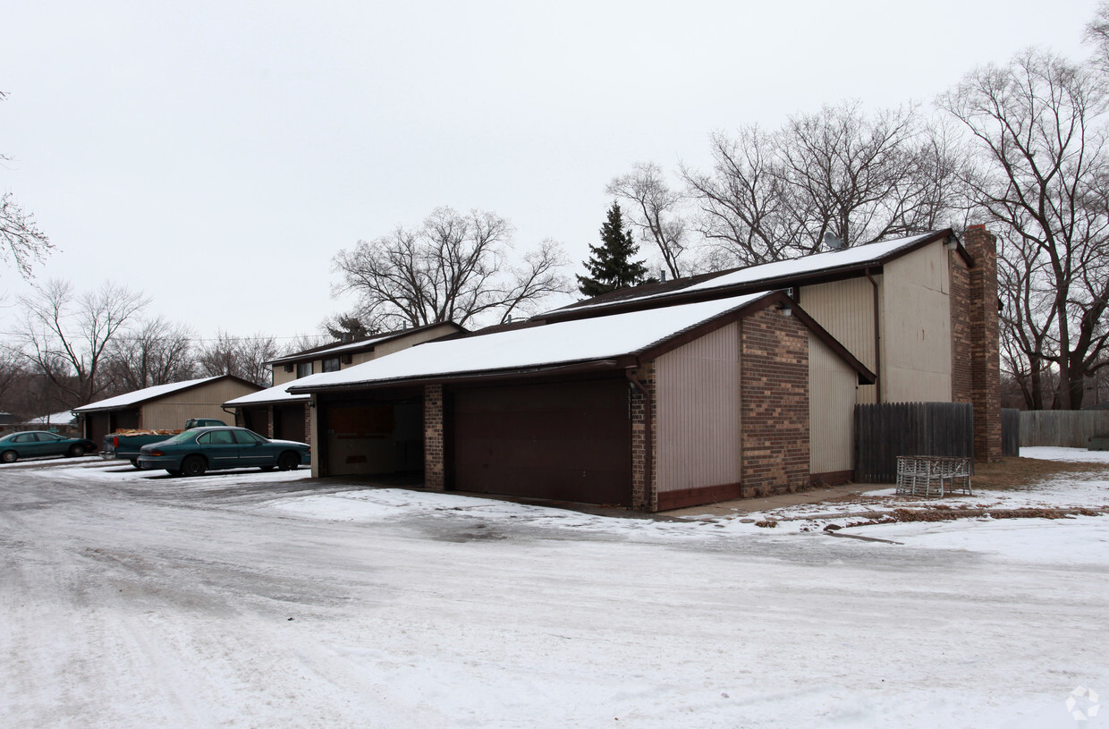 Primary Photo - 3301-3327 Old Shakopee Rd