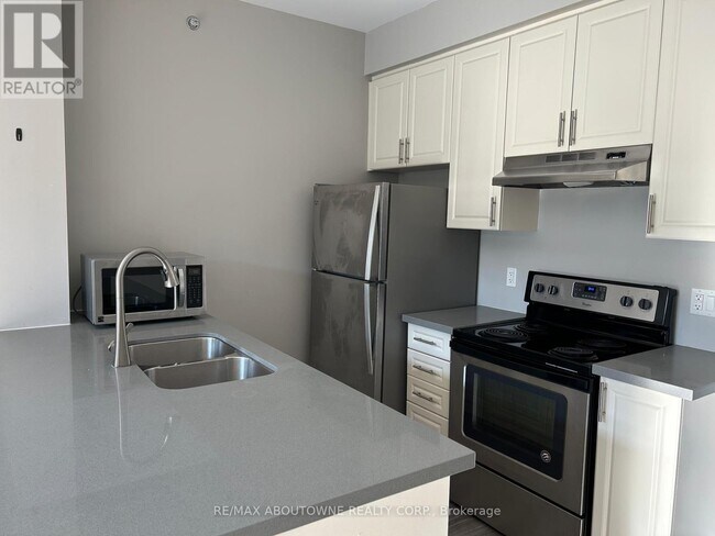 Building Photo - 2486 Old Bronte Rd