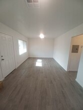 Building Photo - 2033 W Madison St