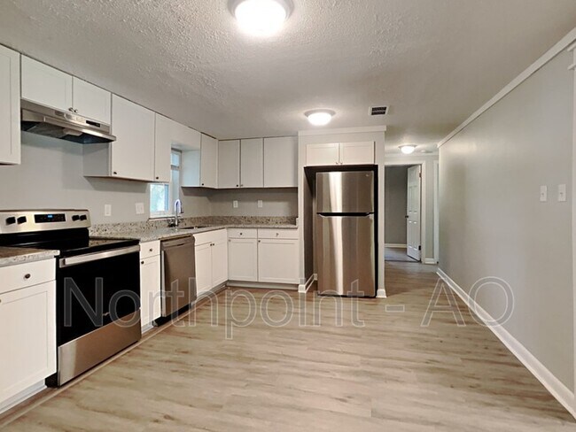 Building Photo - 6533 Trixy St