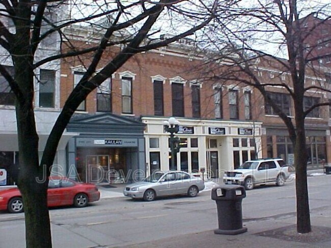 Foto del edificio - 220-224 E 4th St