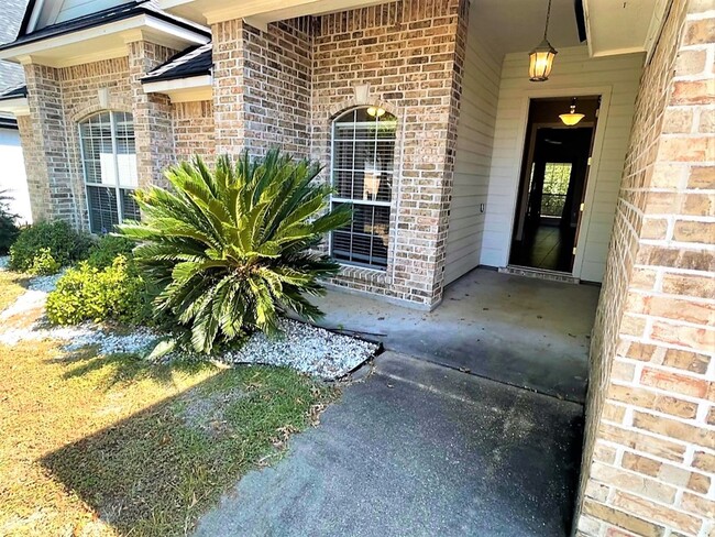 Building Photo - MOVE IN SPECIAL - $999. for first full mon...